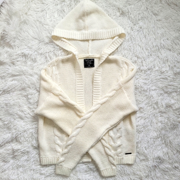 Abercrombie & Fitch Sweaters - Abercrombie and fitch white chunky hooded shrug cardigan